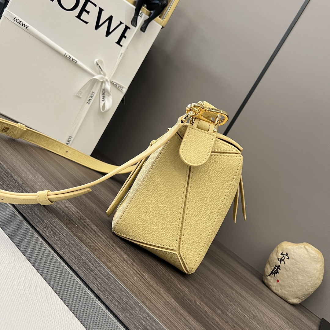 Loewe Puzzle Bags